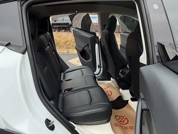 Фото 6 - Tesla Model Y