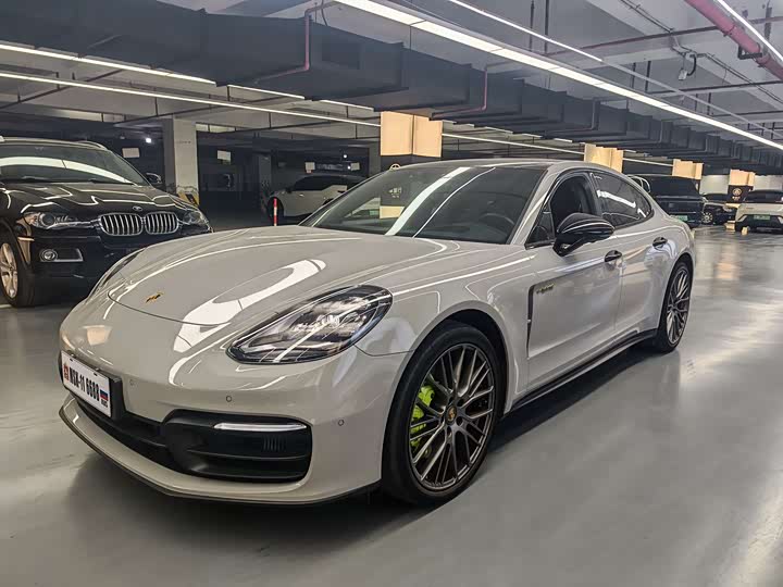 Фото 2 - Porsche Panamera Hybrid
