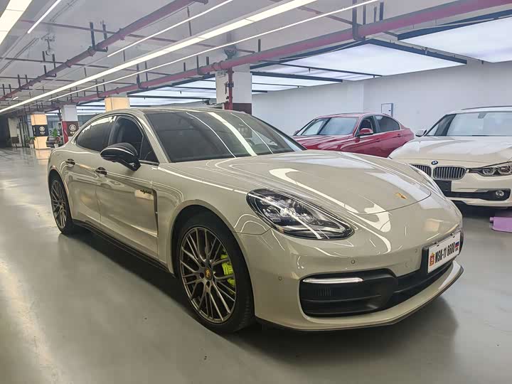Фото 3 - Porsche Panamera Hybrid