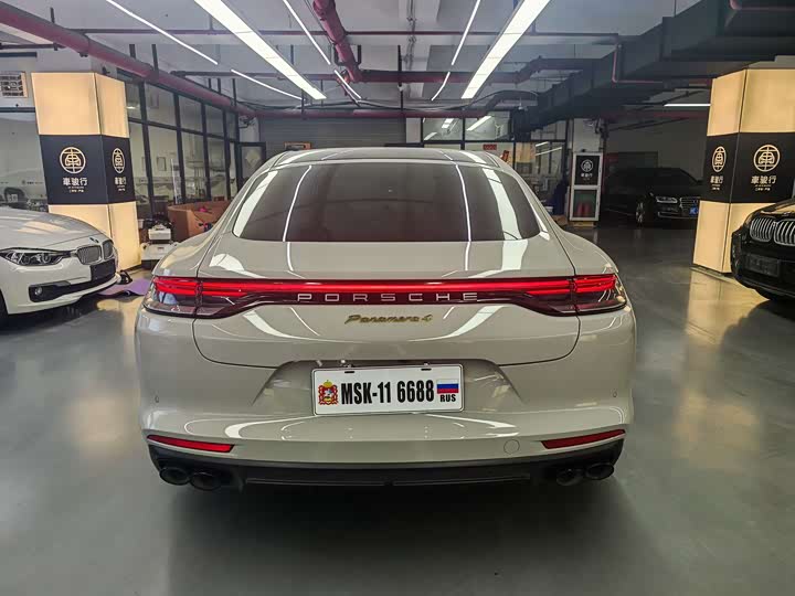 Фото 4 - Porsche Panamera Hybrid