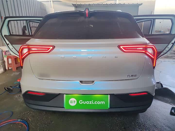 Фото 6 - Geely Geometry E Firefly