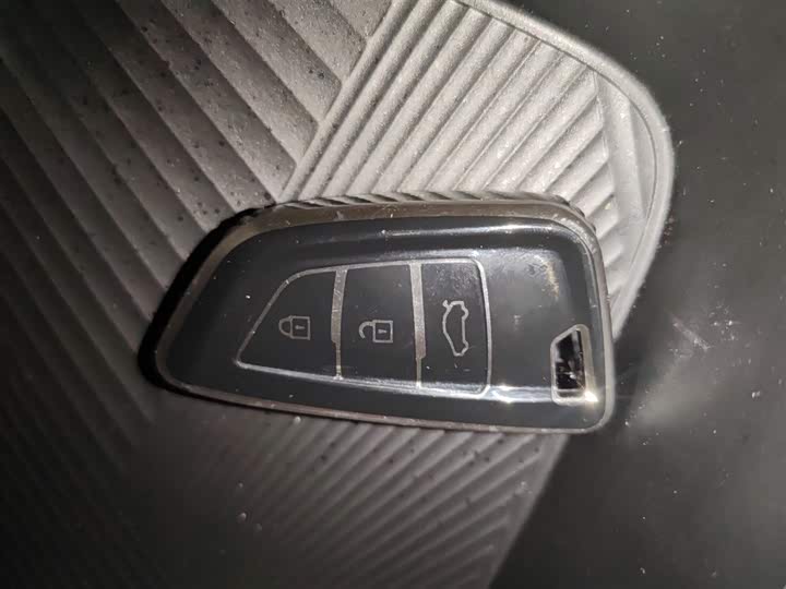 Фото 9 - Geely Geometry E Firefly