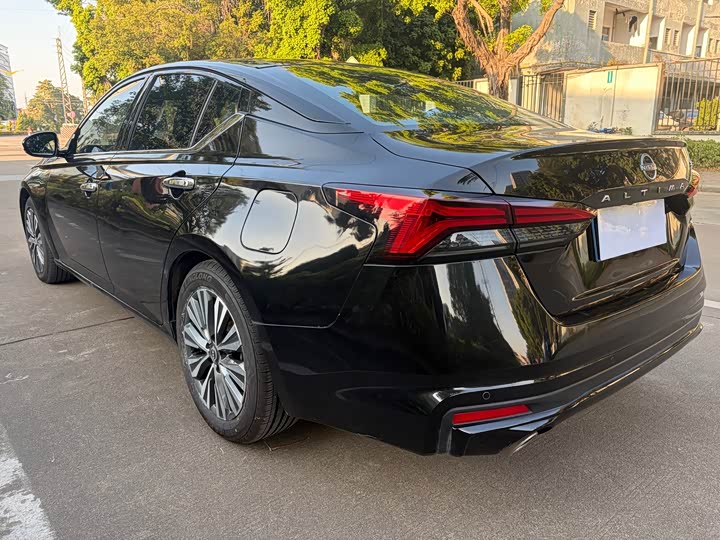 Фото 7 - Nissan Teana