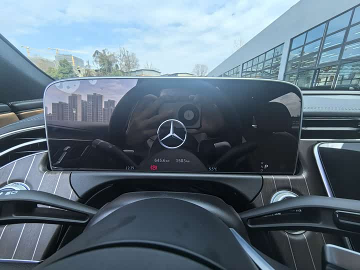 Фото 9 - Mercedes-Benz E-Class