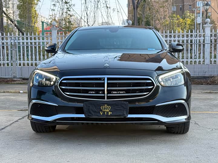 Фото 2 - Mercedes-Benz E-Class