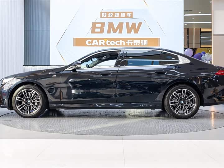 Фото 3 - BMW 5 Series