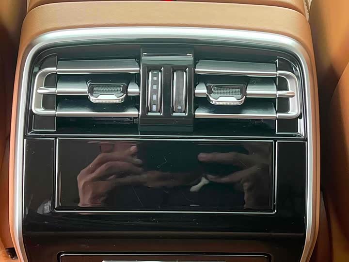 Фото 8 - Hongqi H9