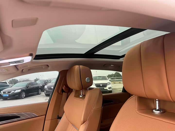 Фото 9 - Hongqi H9