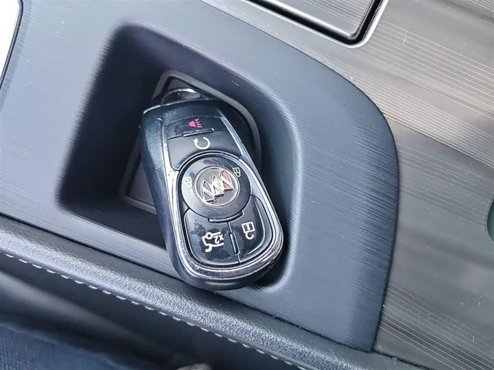 Фото 9 - Buick LaCrosse