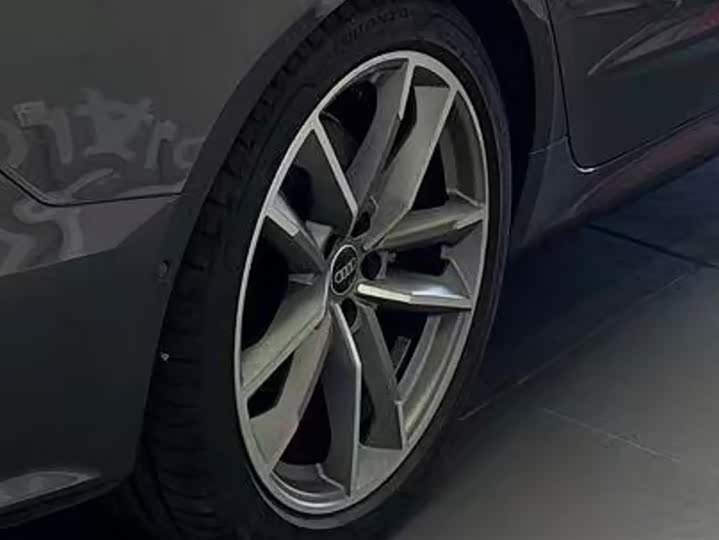 Фото 6 - Audi A7