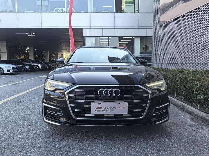 Фото 2 - Audi A6L