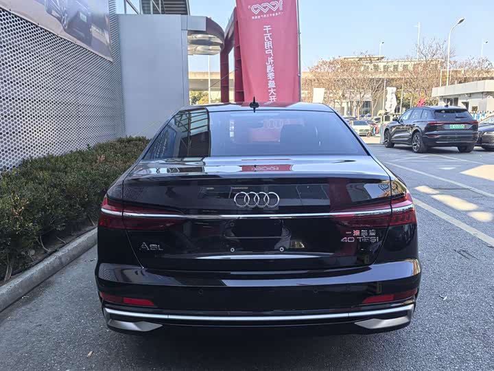 Фото 4 - Audi A6L