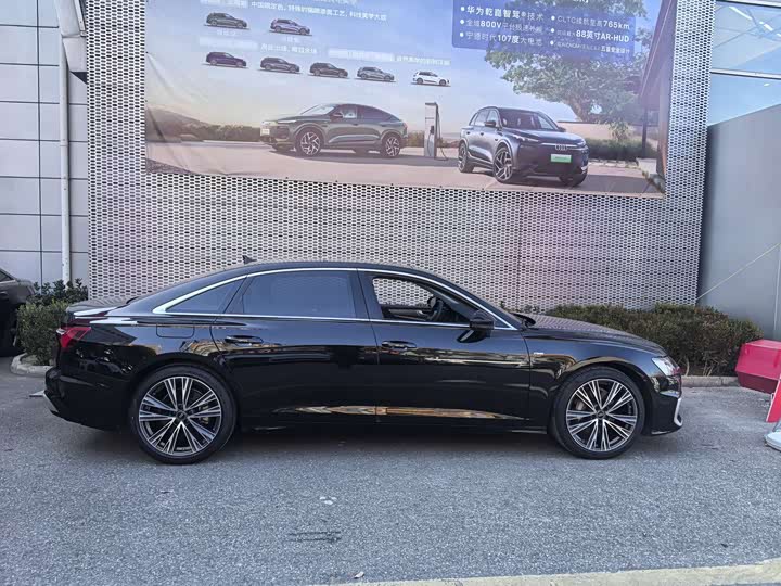 Фото 6 - Audi A6L