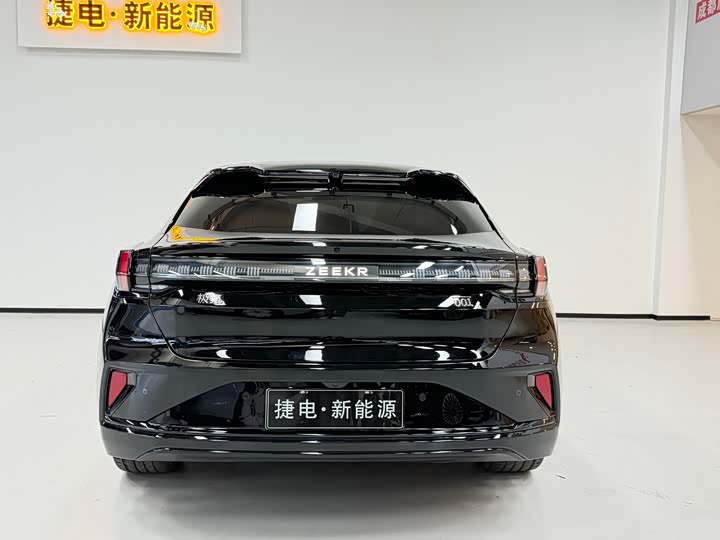 Фото 5 - Zeekr 001