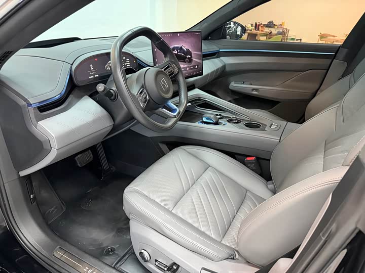 Фото 7 - Zeekr 001