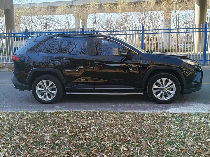 Фото 4 - Toyota Wildlander