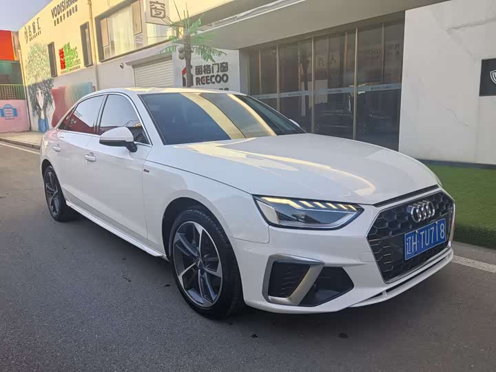 Фото 3 - Audi A4L