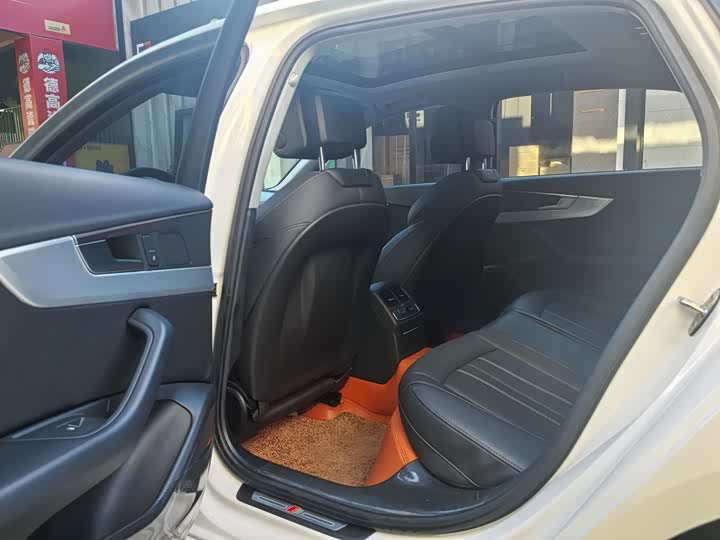 Фото 5 - Audi A4L