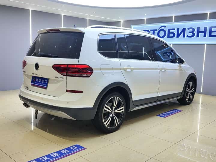 Фото 6 - Volkswagen Touran L