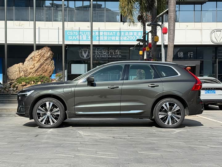 Фото 2 - Volvo XC60 Hybrid