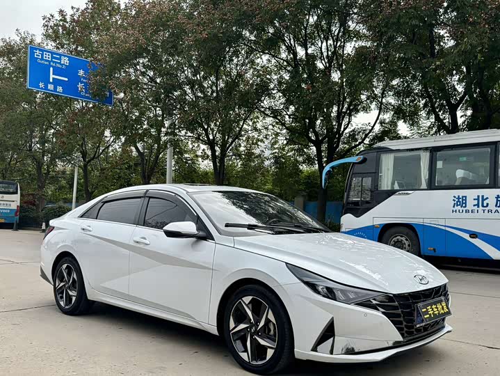 Фото 3 - Hyundai Elantra N line