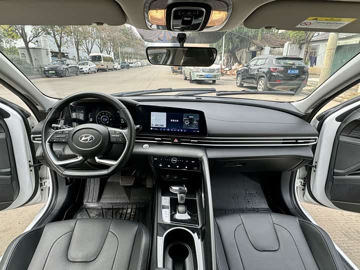 Фото 5 - Hyundai Elantra N line