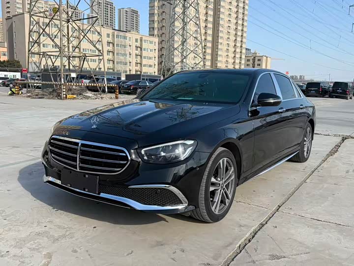 Фото 1 - Mercedes-Benz E-Class