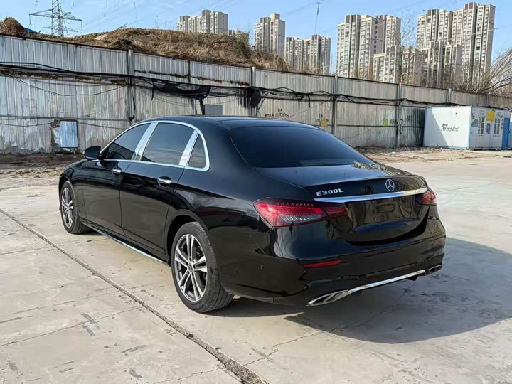 Фото 6 - Mercedes-Benz E-Class