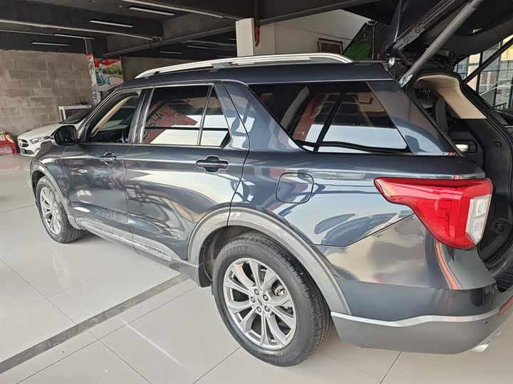 Фото 5 - Ford Explorer