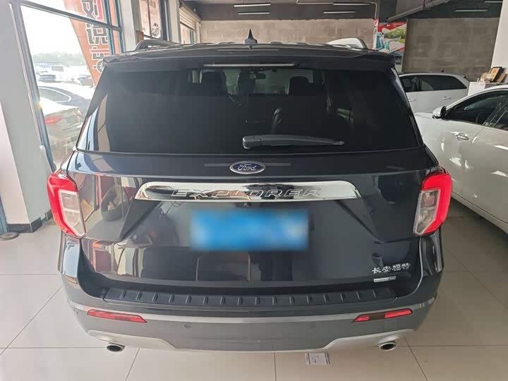 Фото 6 - Ford Explorer