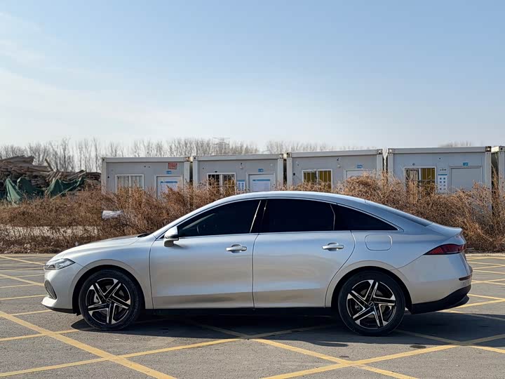 Фото 7 - Roewe D7