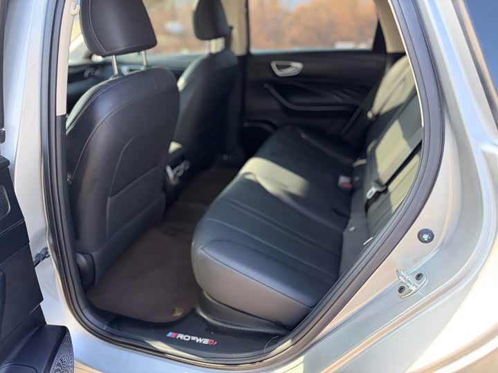 Фото 9 - Roewe D7