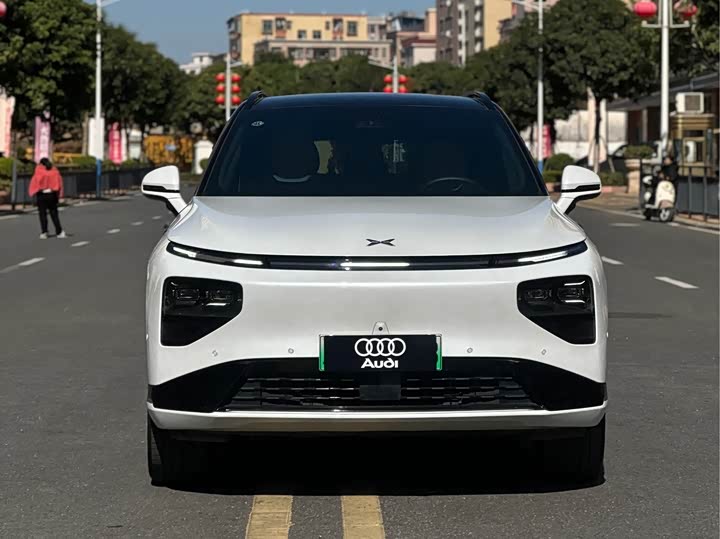 Фото 2 - XPeng G9