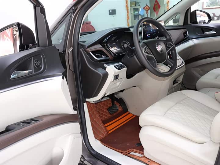 Фото 9 - Buick GL8 ES