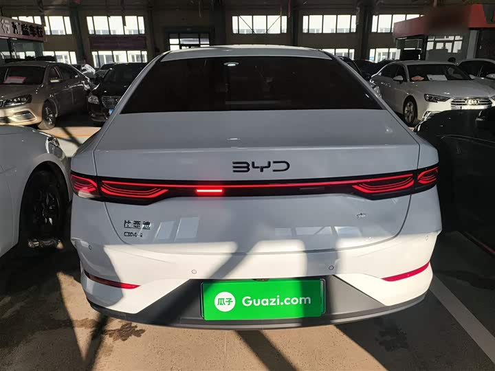 Фото 6 - BYD Qin Plus