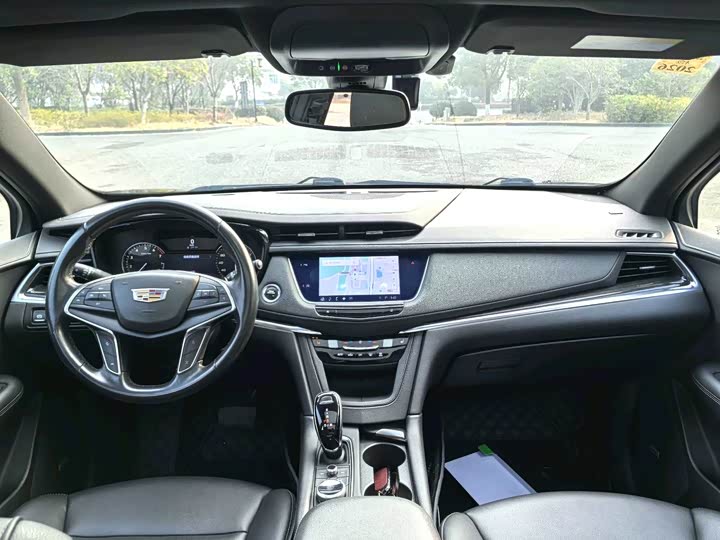 Фото 4 - Cadillac XT5