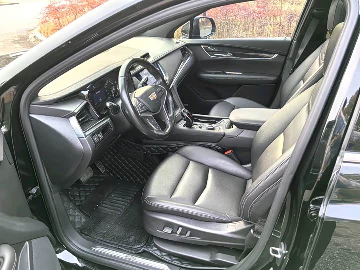 Фото 6 - Cadillac XT5