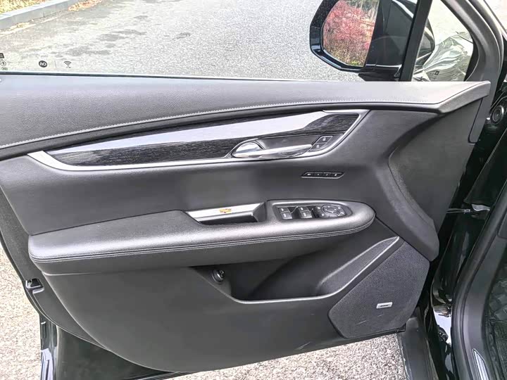 Фото 7 - Cadillac XT5