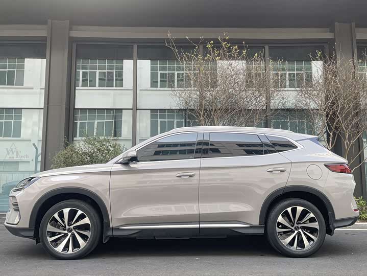 Фото 3 - BYD Song Plus Hybrid/EV