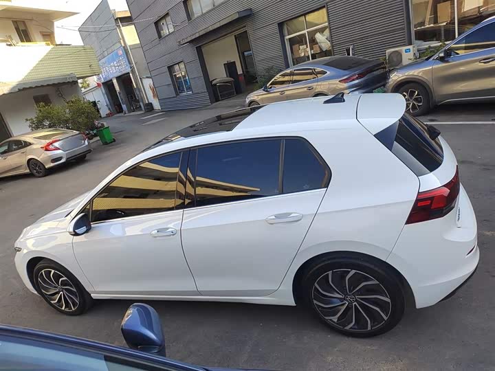 Фото 5 - Volkswagen Golf