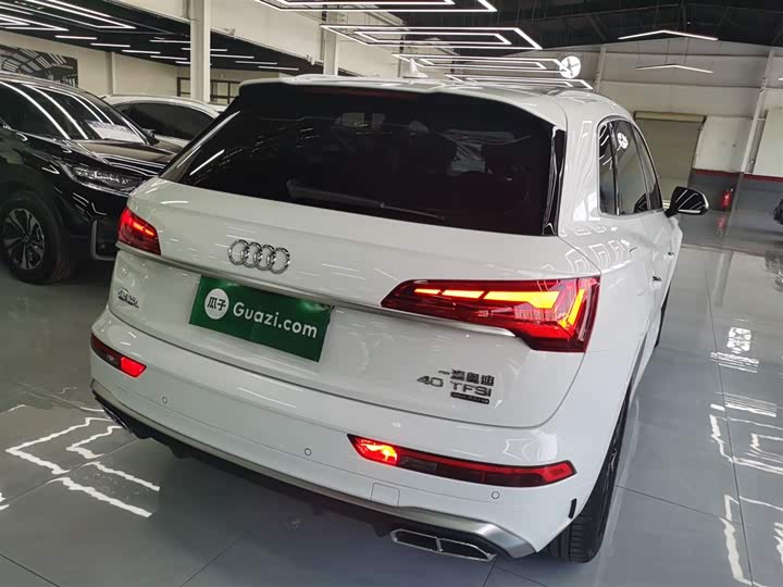 Фото 7 - Audi Q5L