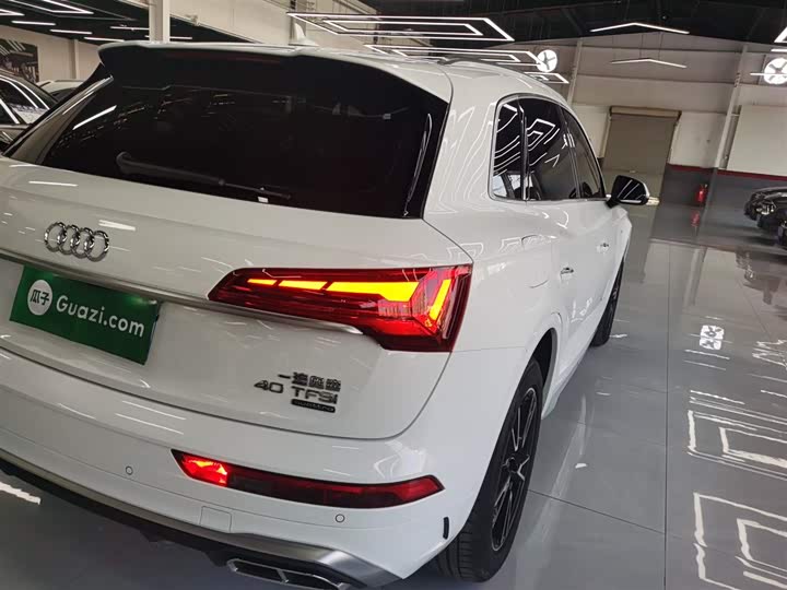 Фото 8 - Audi Q5L