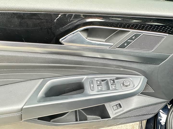 Фото 7 - Volkswagen Passat