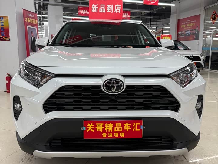 Фото 2 - Toyota RAV4