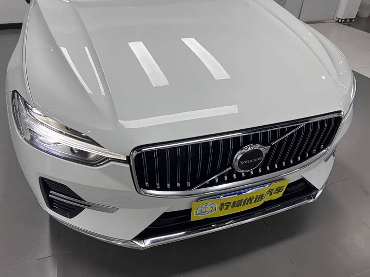 Фото 4 - Volvo XC60