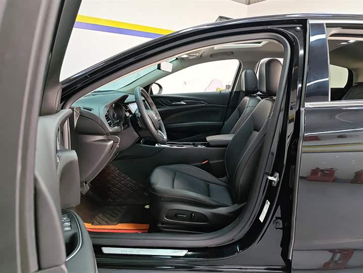 Фото 9 - Buick Regal