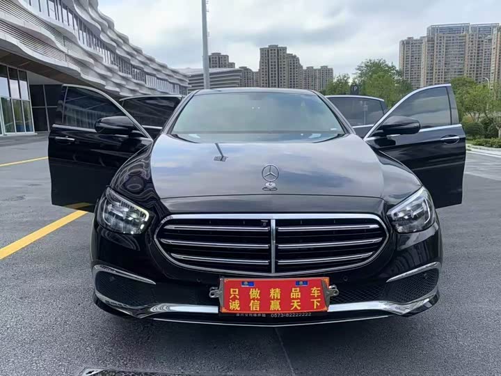 Фото 2 - Mercedes-Benz E-Class