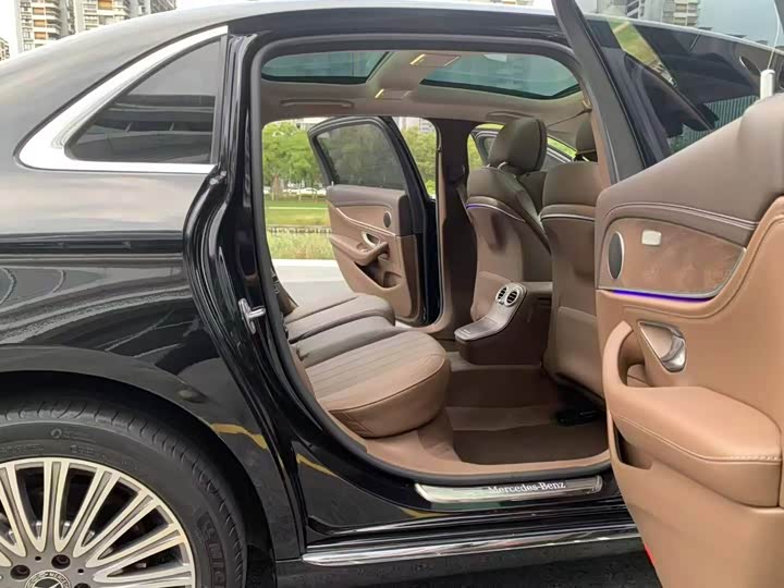 Фото 6 - Mercedes-Benz E-Class