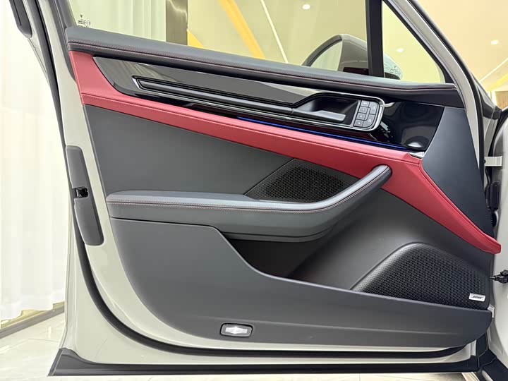 Фото 3 - Porsche Panamera