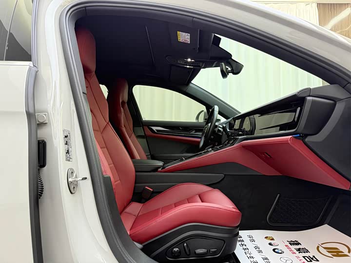 Фото 9 - Porsche Panamera